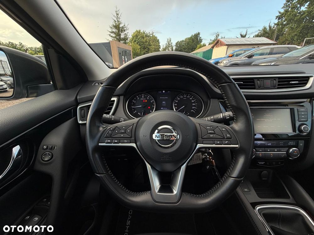 Nissan Qashqai 1.3 DIG-T N-Connecta - 30