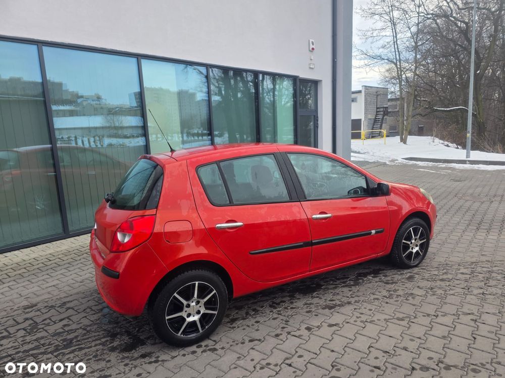 Renault Clio 1.2 16V Luxe Dynamique - 4