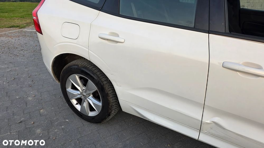 Volvo XC 60 B4 D AWD Momentum - 6