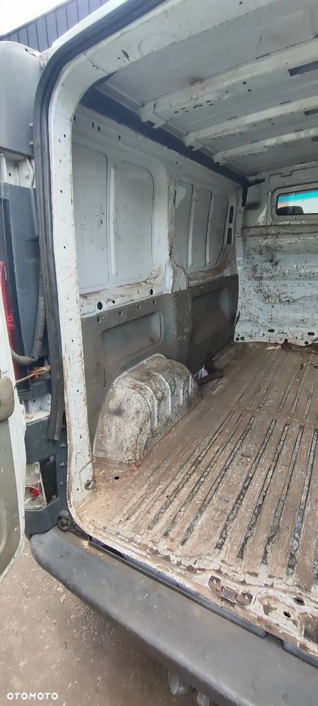 Renault TRAFIC - 11