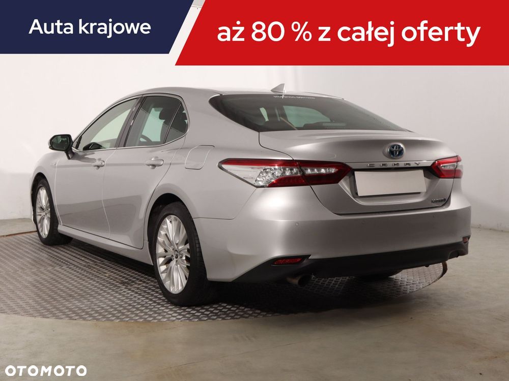 Toyota Camry - 6