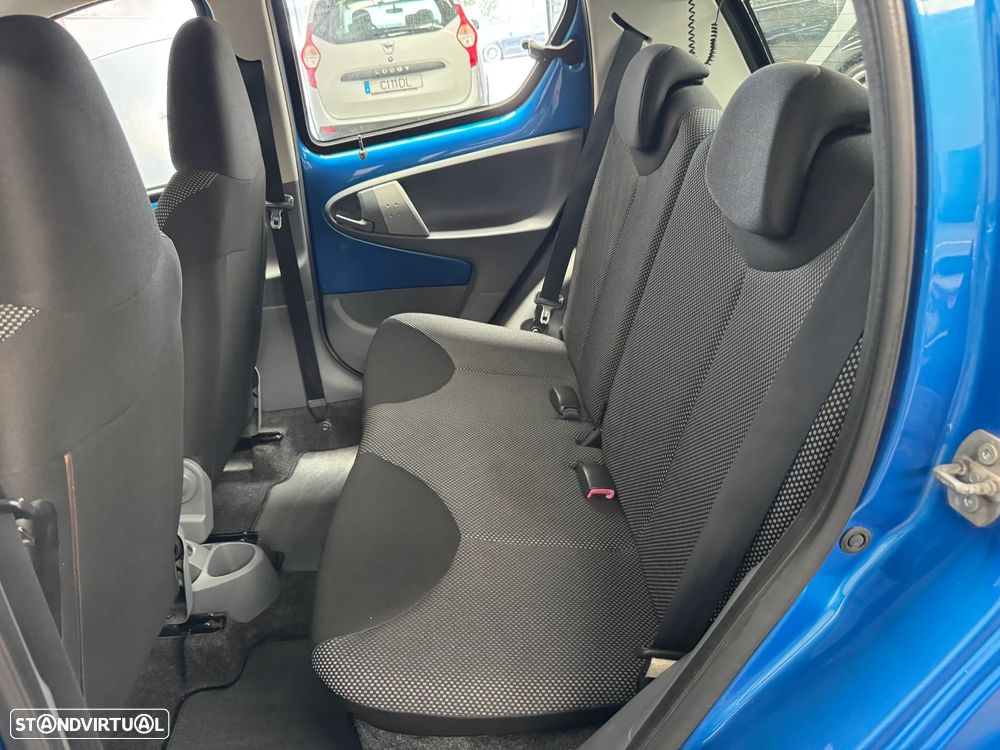 Toyota Aygo CoolBlue - 21