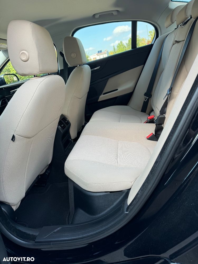 Jaguar XE - 9