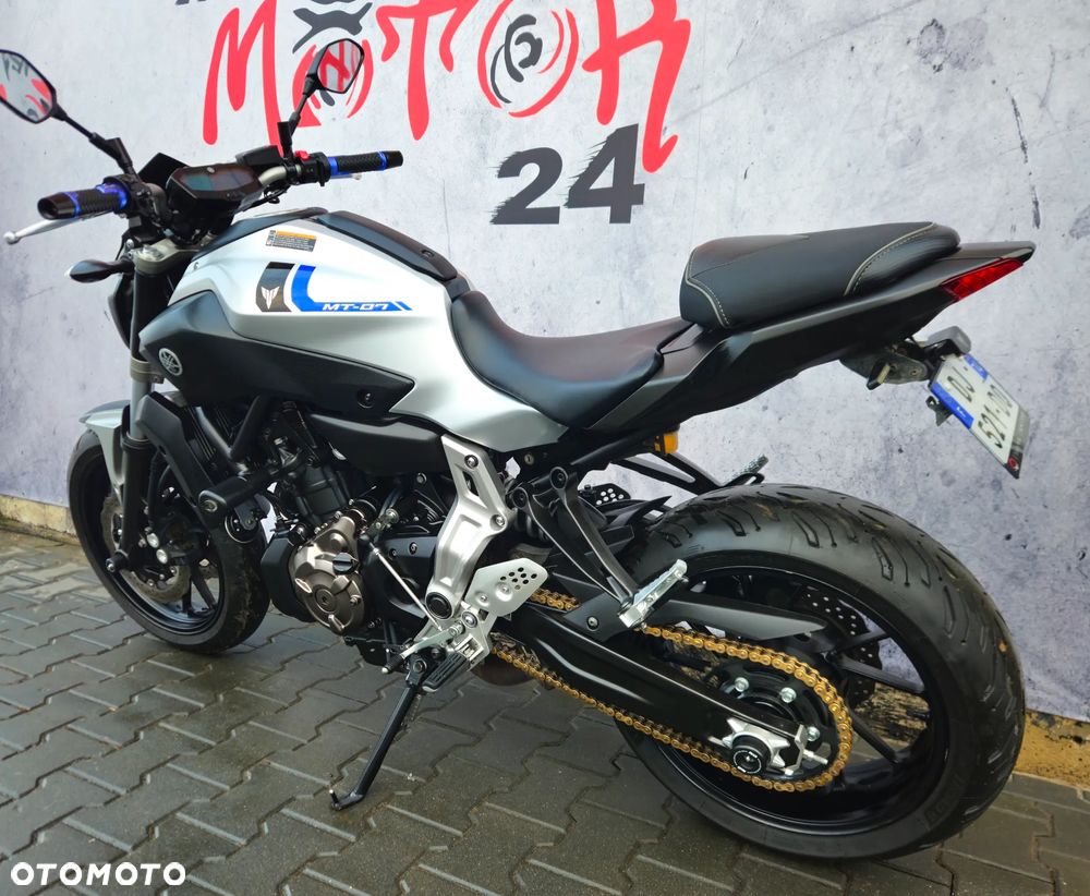 Yamaha MT - 7