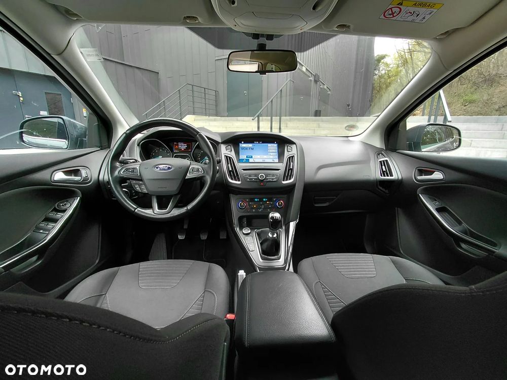 Ford Focus 1.0 EcoBoost Titanium - 38