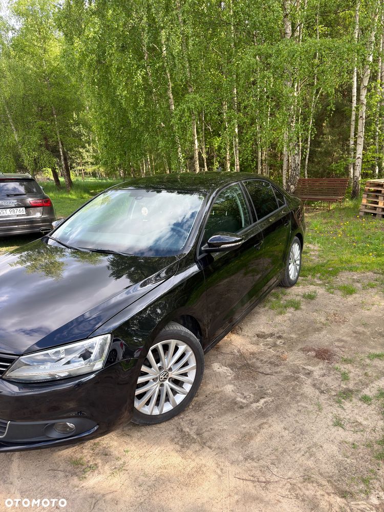 Volkswagen Jetta 1.6 TDI DPF Comfortline - 4