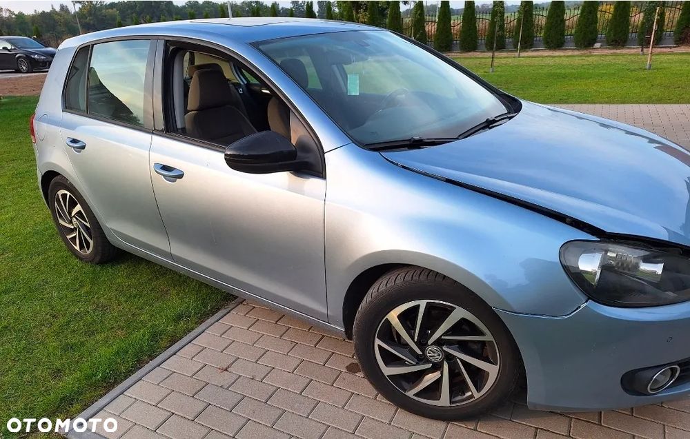 Volkswagen Golf - 1