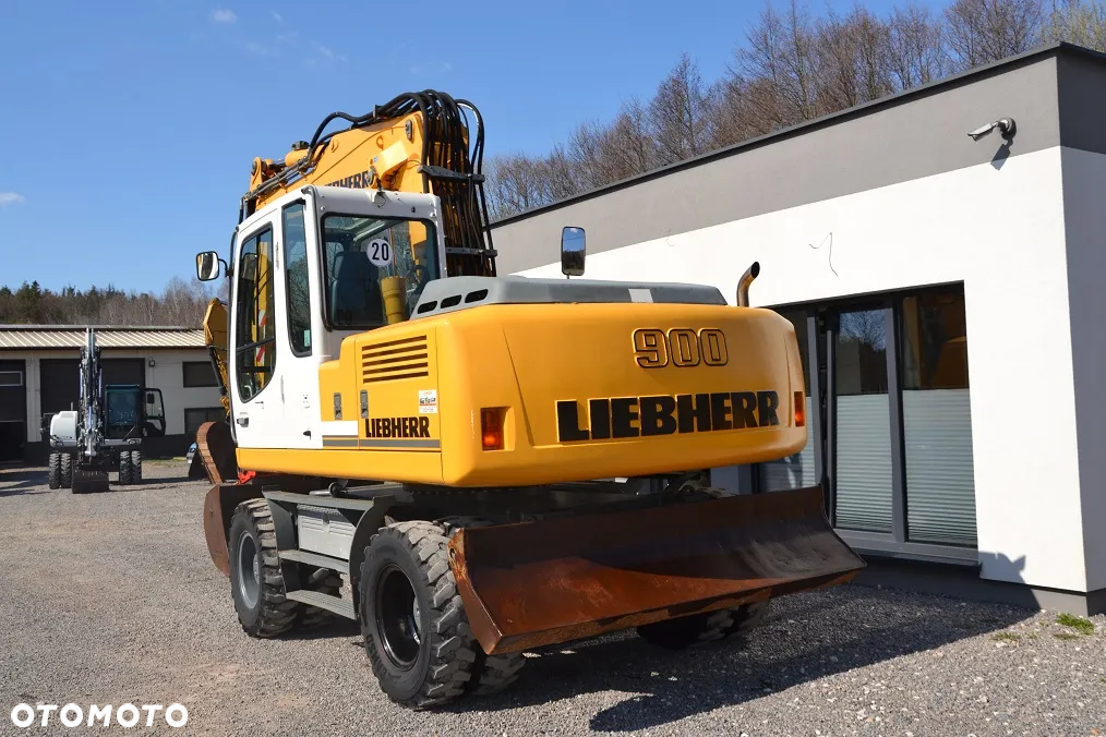 Liebherr A900 C - 7