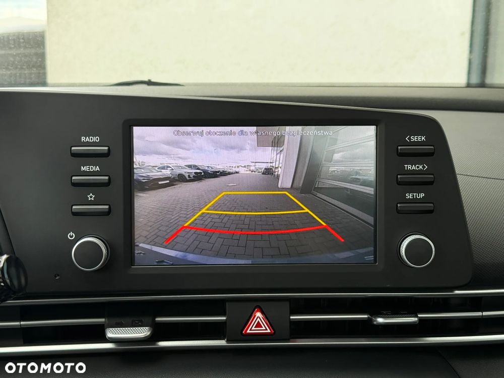 Hyundai Elantra 1.6 Smart CVT - 30