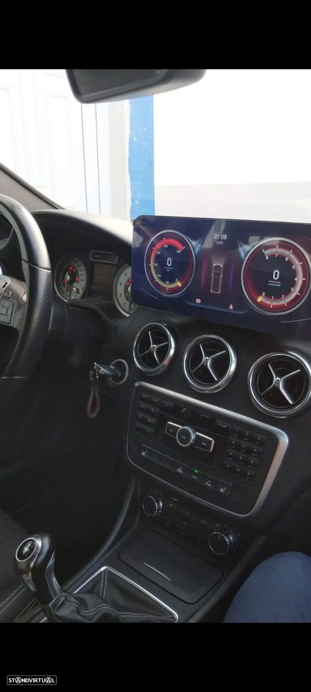 Mercedes-Benz A 200 AMG Line - 4
