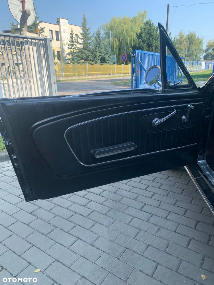 Ford Mustang - 27