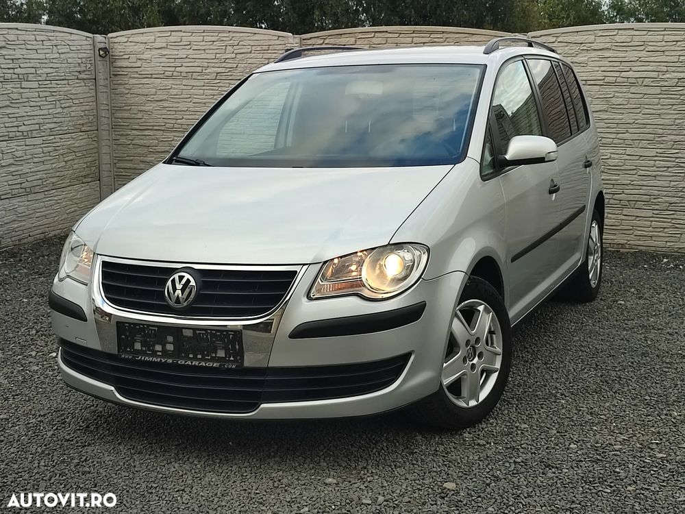 Volkswagen Touran - 1