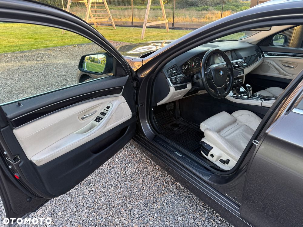 BMW Seria 5 520d Luxury Line - 15