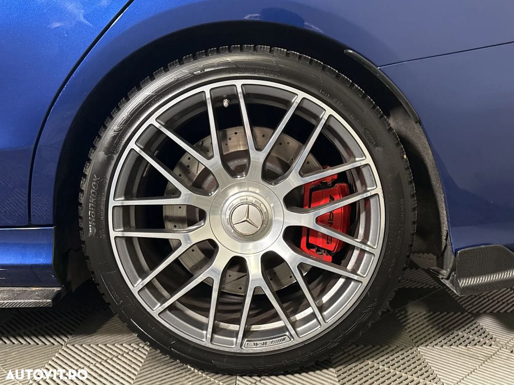 Mercedes-Benz C 63 AMG - 14