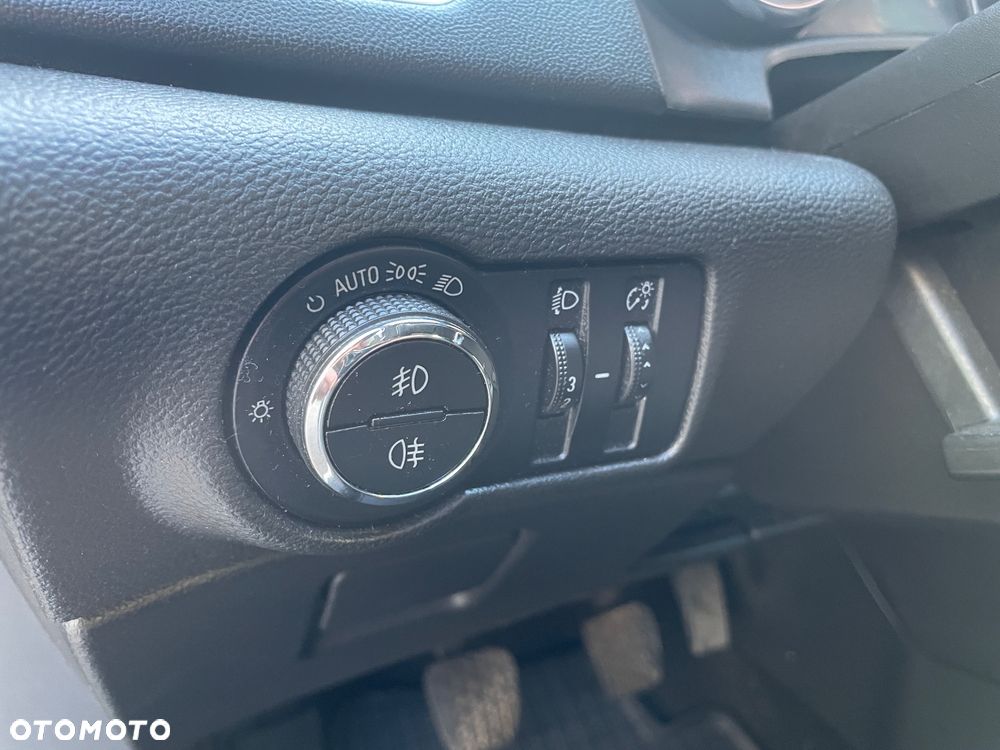 Opel Astra 1.7 CDTI Cosmo - 40