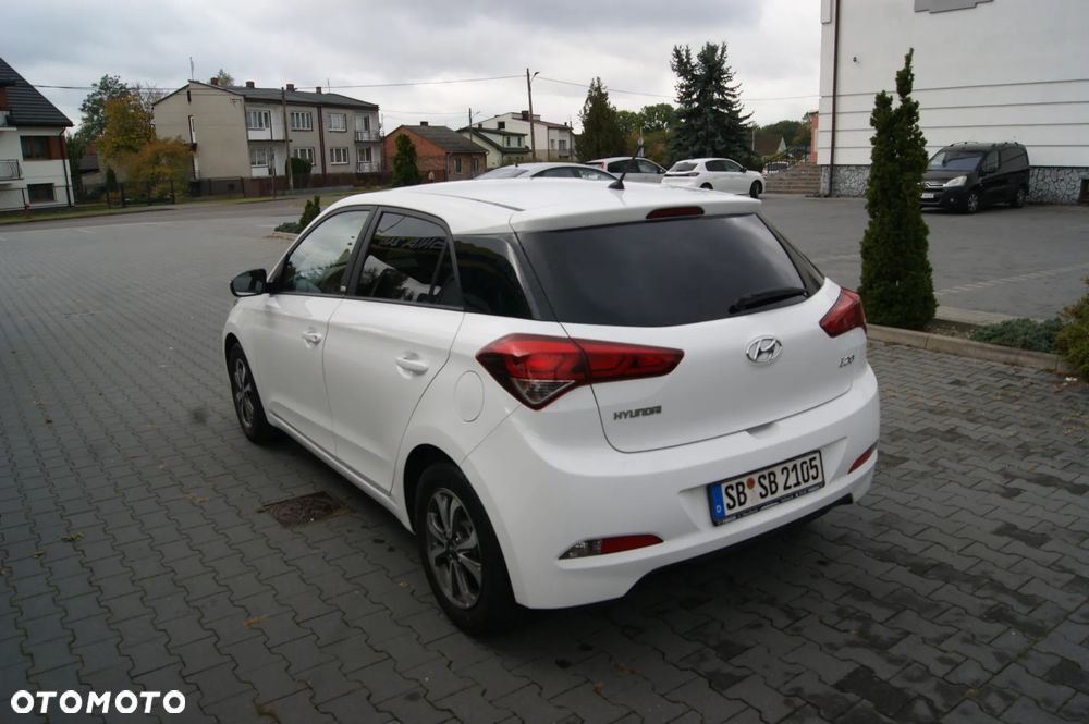 Hyundai i20 1.2 Passion - 25