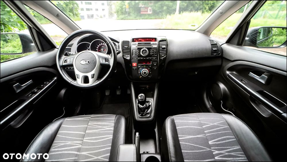 Kia Venga - 7