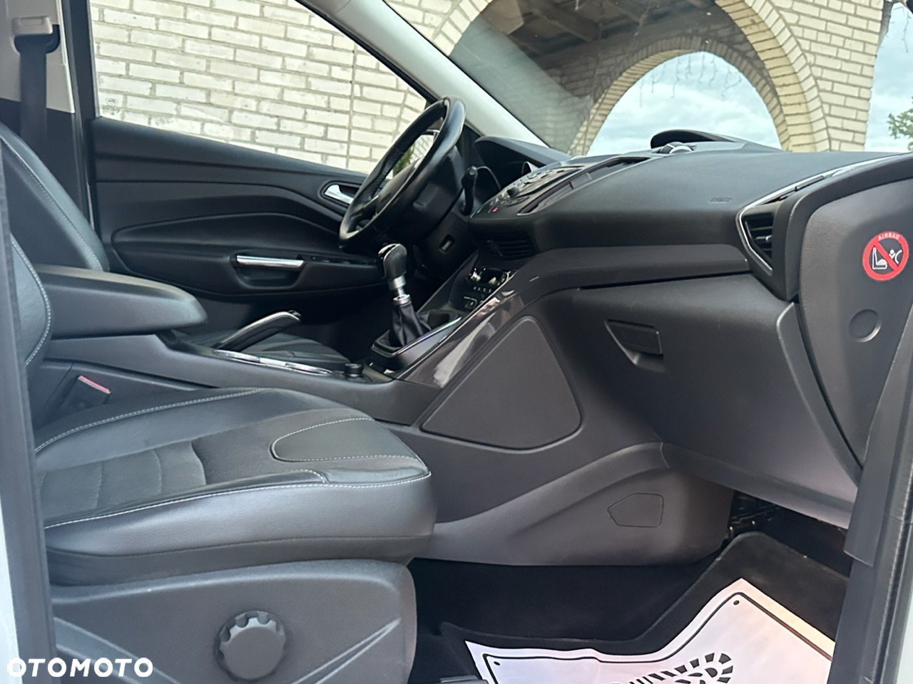 Ford Kuga 2.0 TDCi 2x4 Titanium - 16