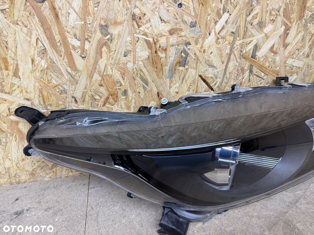 TOYOTA YARIS IV 2020- LAMPA PRAWY PRZÓD ZWYKŁA SOCZEWKA KOITO K0-6 EU - 14