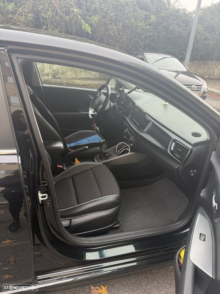 Kia Rio - 4