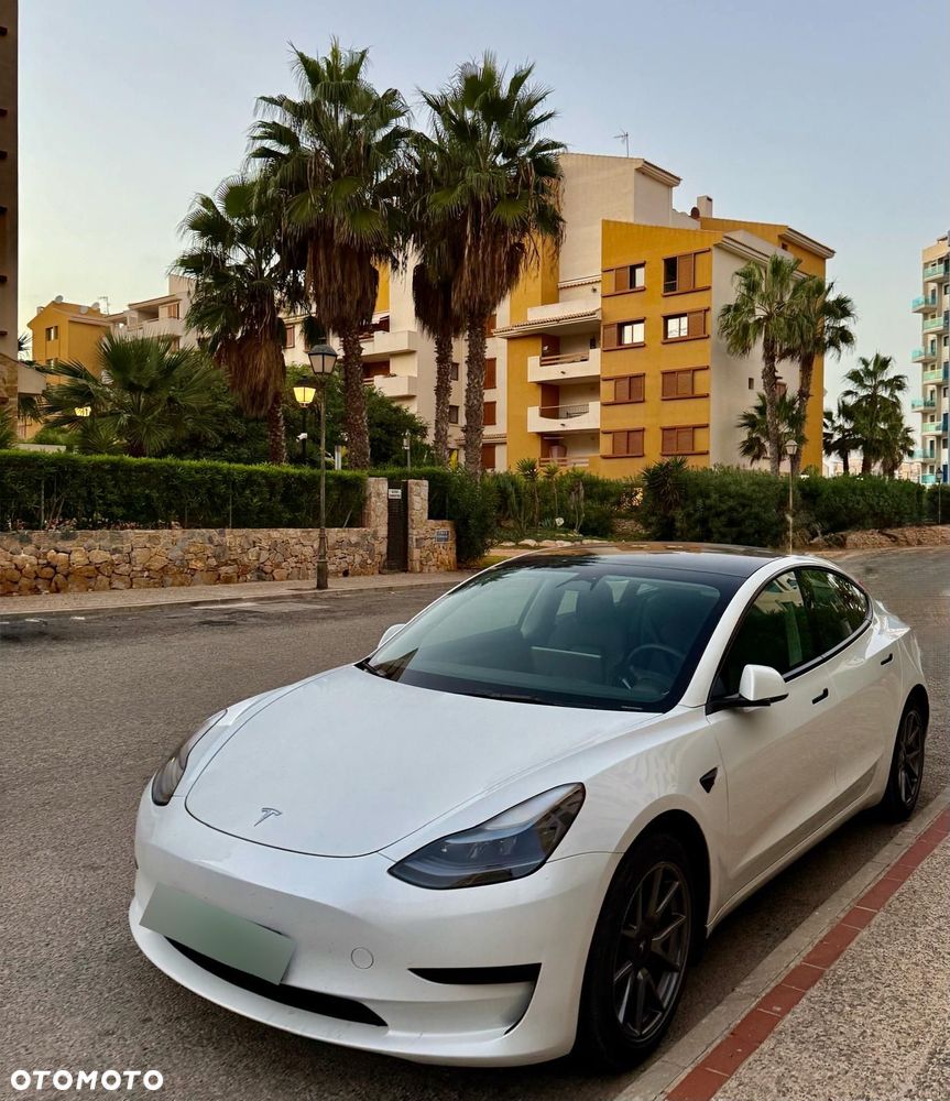 Tesla Model 3 - 12