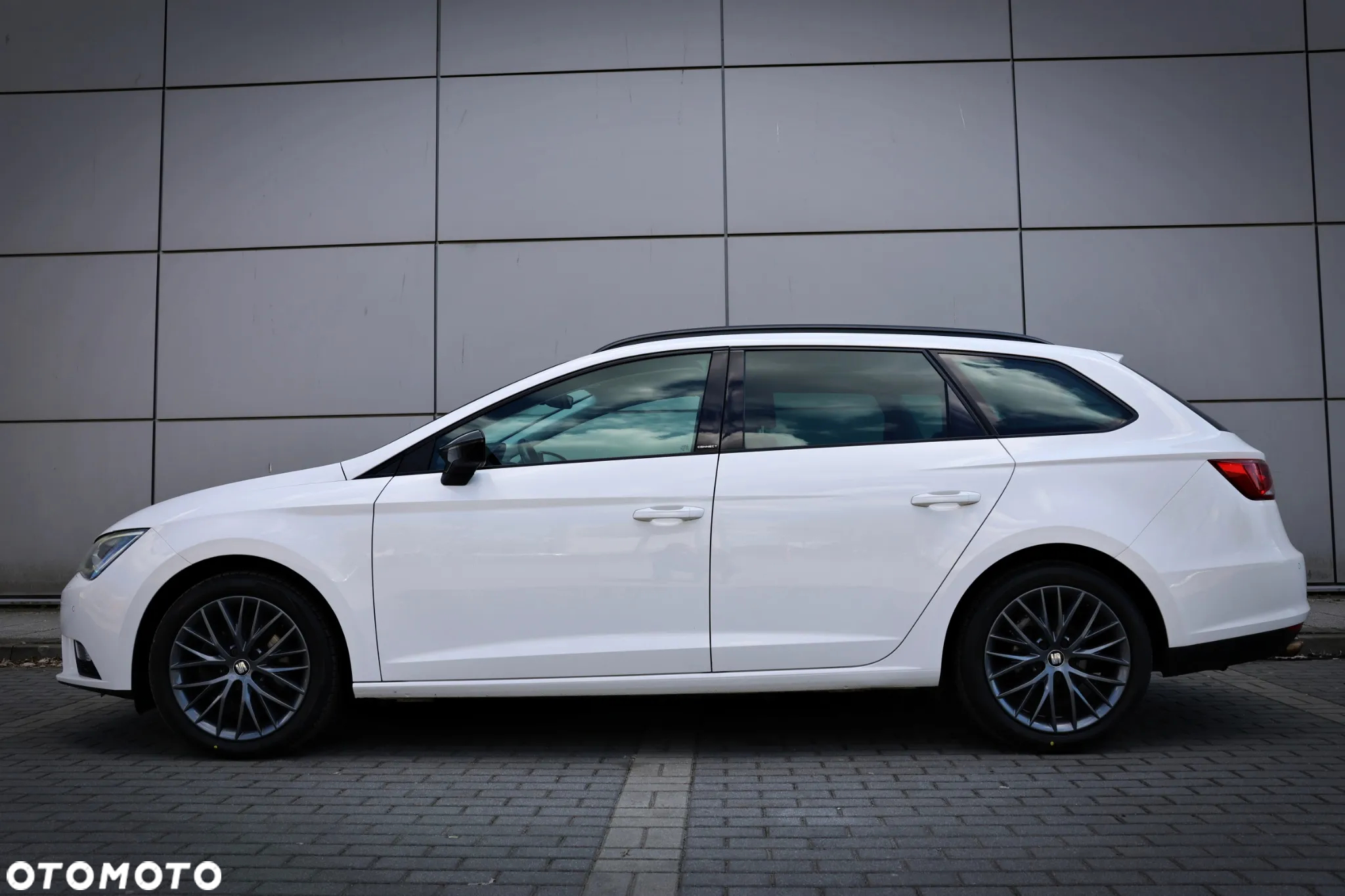 Seat Leon ST 1.4 TSI Start&Stop CONNECT - 3