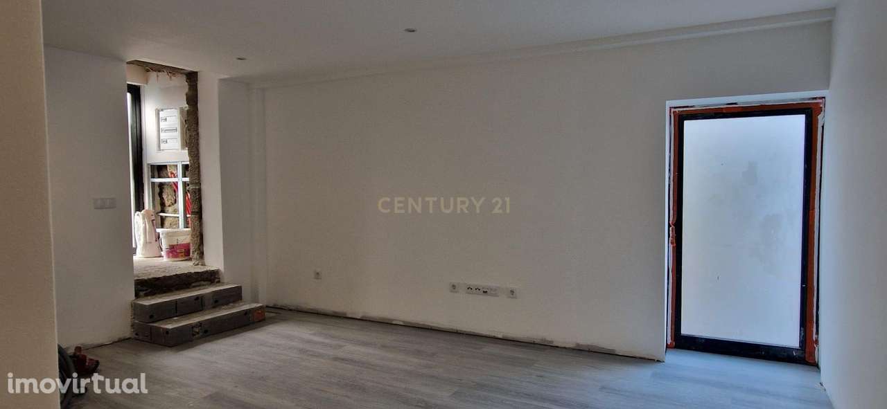 Moradia em pedra reconstruida - Grande imagem: 4/8