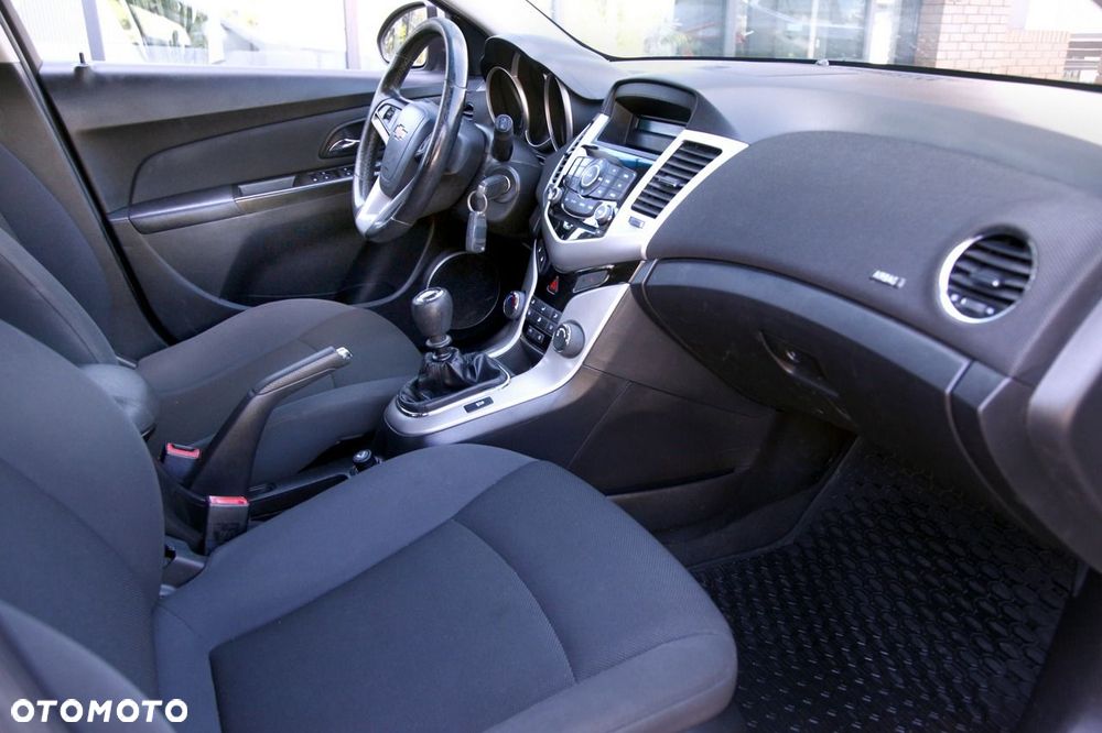 Chevrolet Cruze 1.6 LT+ - 11
