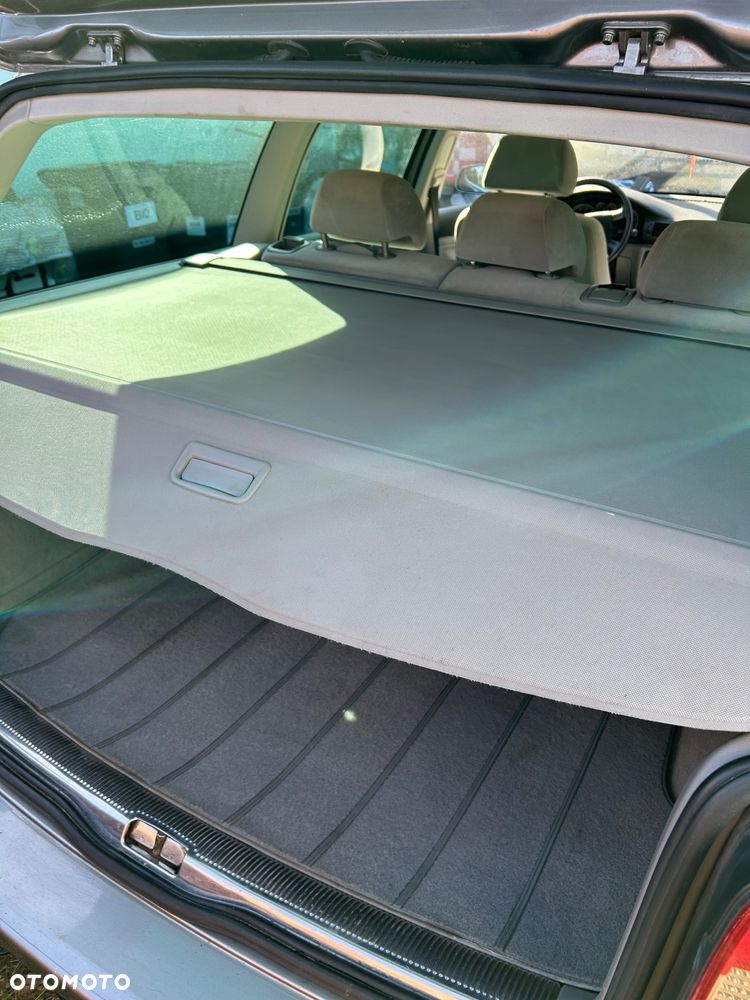 Volkswagen Passat - 4