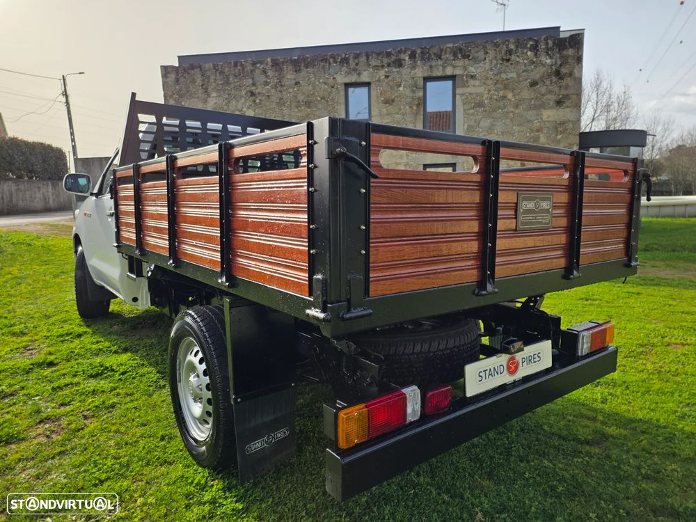 Toyota HILUX 2.5 D4D BASCULANTE - 7