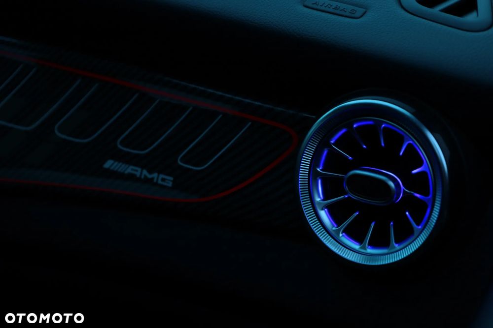 Mercedes-Benz CLA 200 7G-DCT AMG Line - 37