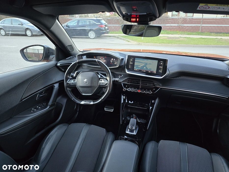 Peugeot 2008 PureTech 130 EAT8 GT - 35