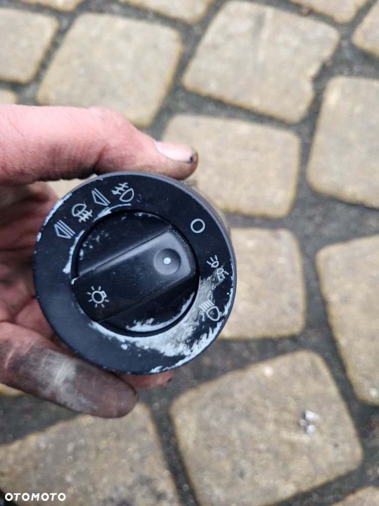 Włącznik świateł audi a4 b7 halogen