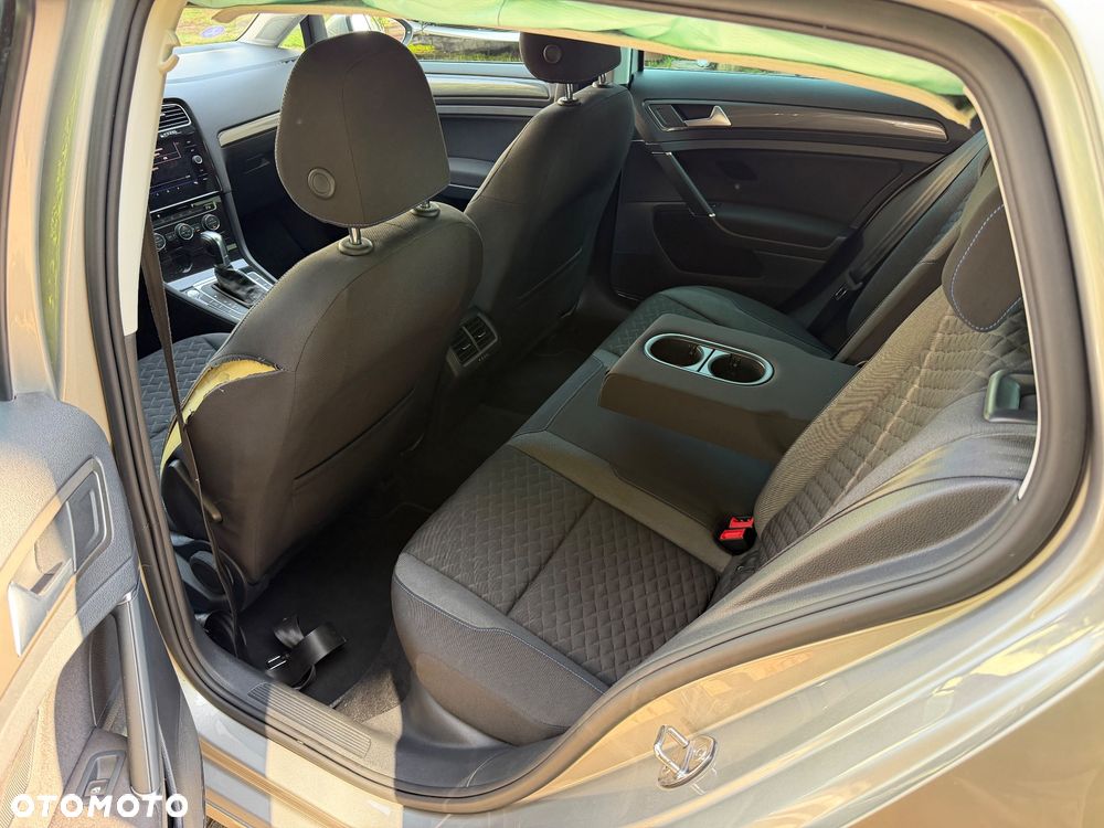 Volkswagen Golf - 16
