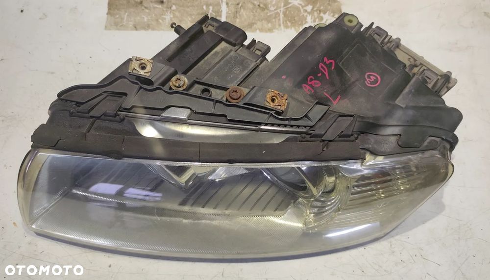 AUDI A8 D3 03r LAMPA BI-XENON LEWY PRZÓD EUROPA KOMPLETNA BEZ DOŚWIETLENIA - 2
