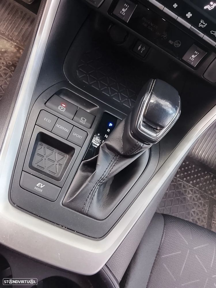 Toyota RAV4 2.5 HDF Comfort - 12