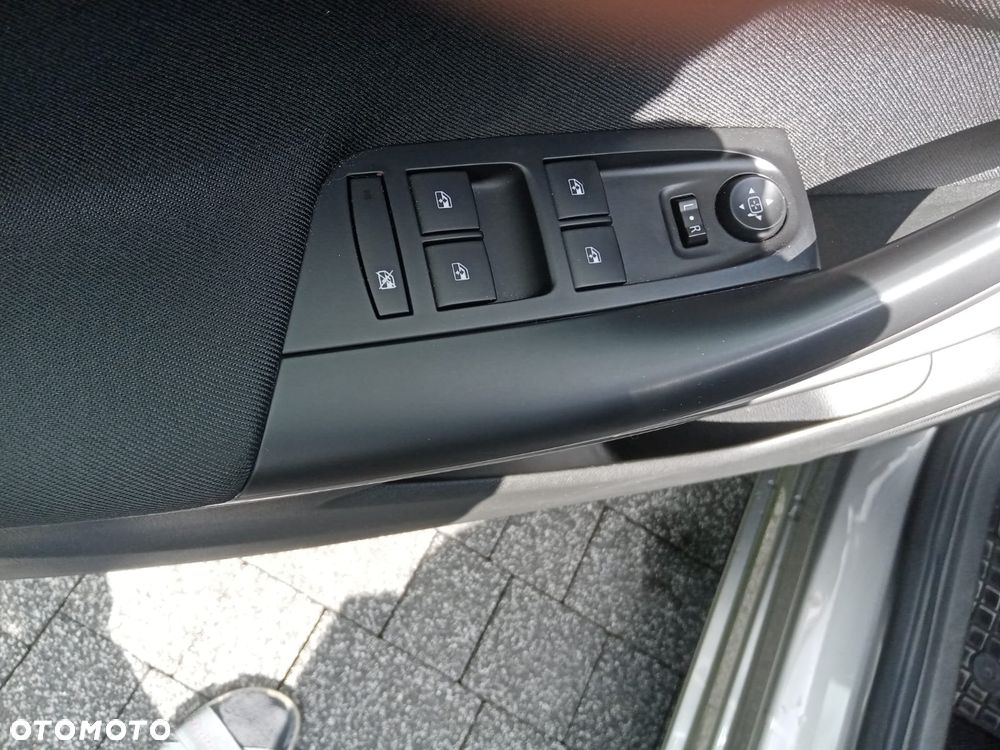 Opel Astra 1.2 T Business Edition S&S - 15