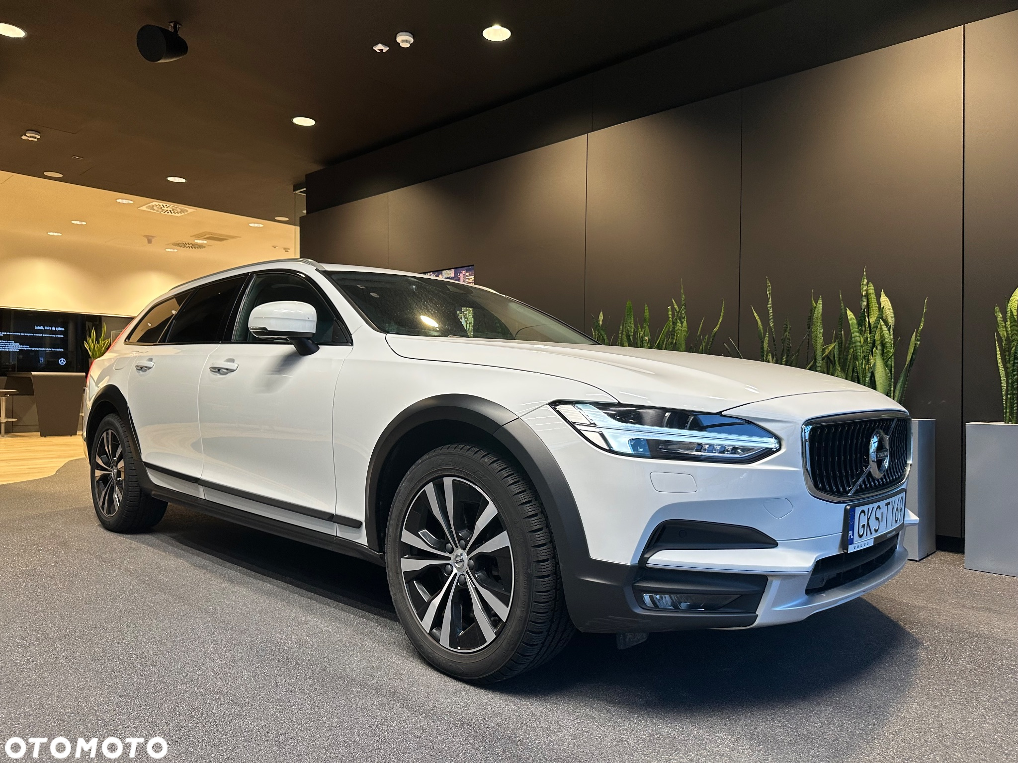 Volvo V90 Cross Country D4 AWD - 4