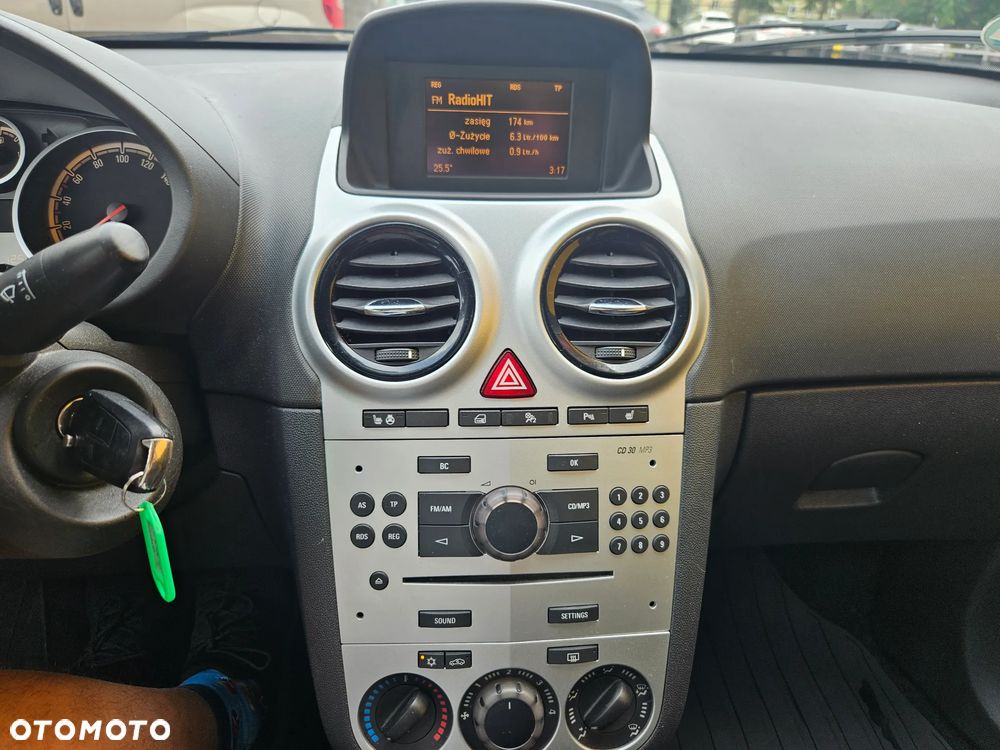 Opel Corsa 1.2 16V Essentia - 21