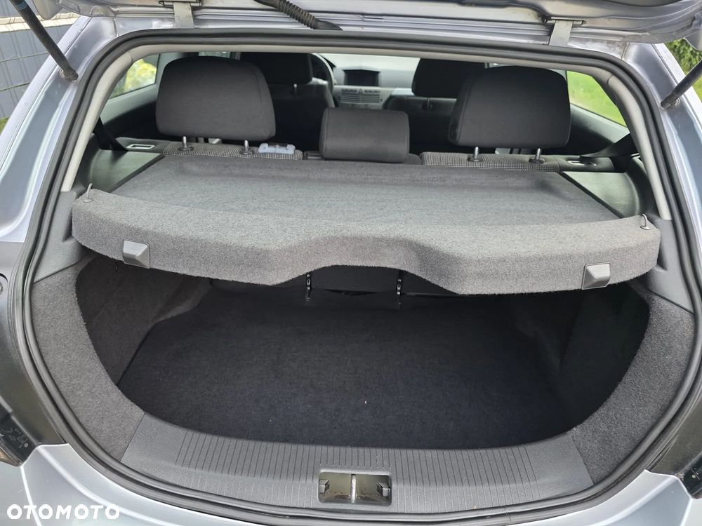 Opel Astra 1.6 Sport - 21