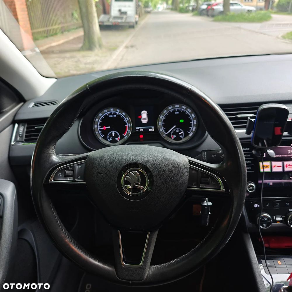 Skoda Octavia 2.0 TDI 4x4 Style DSG - 8