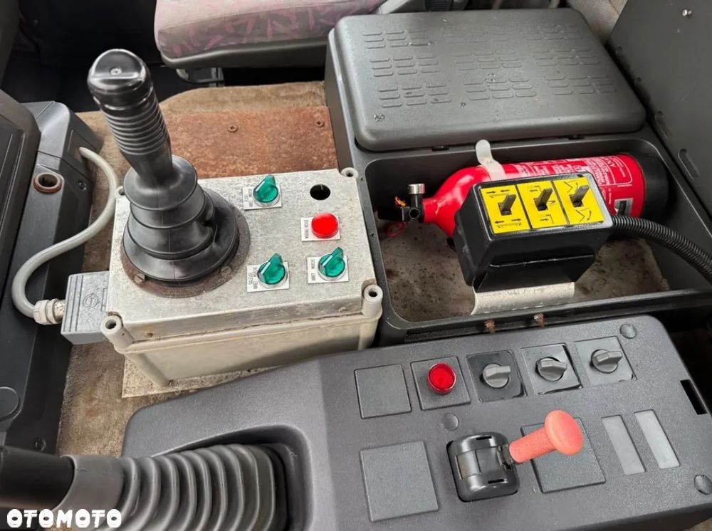 Iveco Eurotech 190E27 Hakowiec Solarka Piaskarka Specjalny Tylko 101tys km - 28