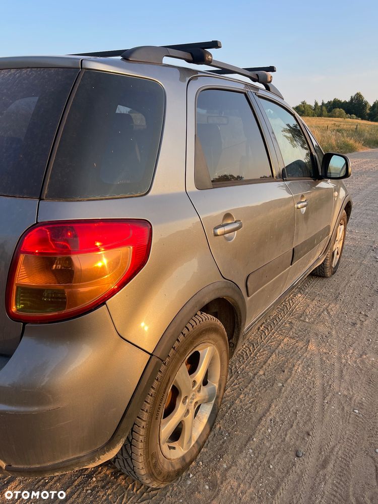Suzuki SX4 - 4