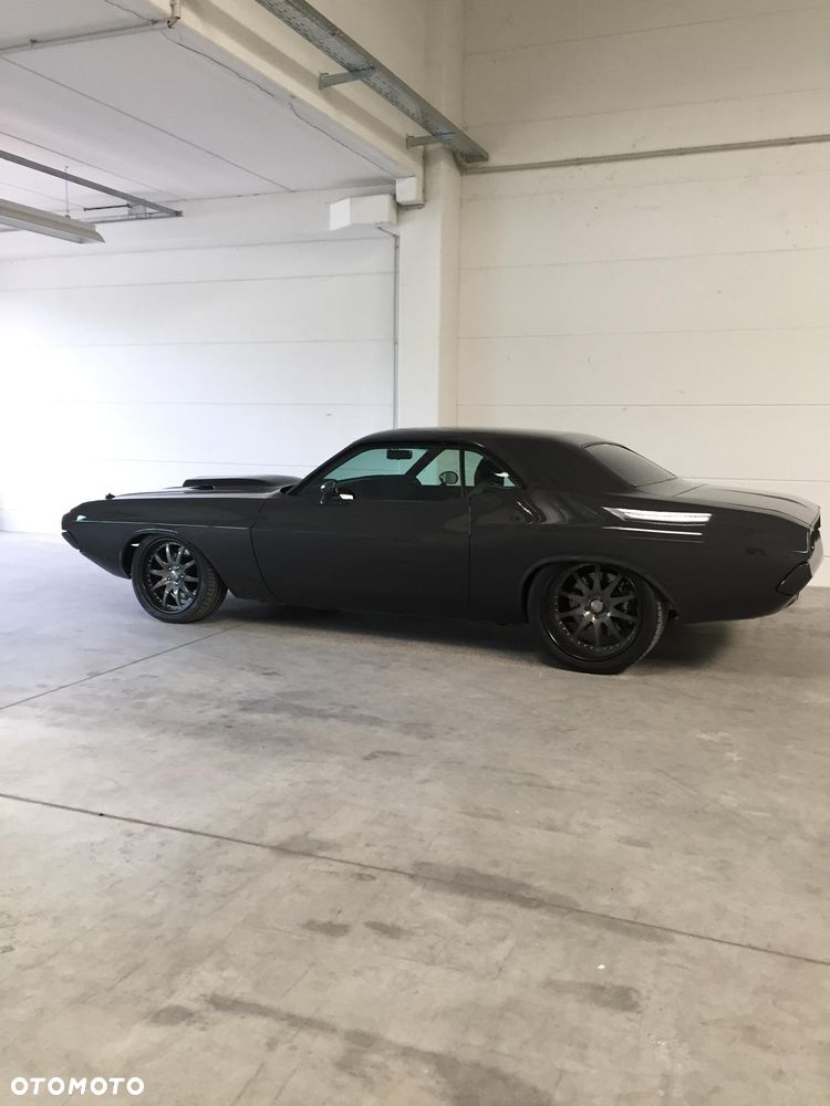 Dodge Challenger - 20