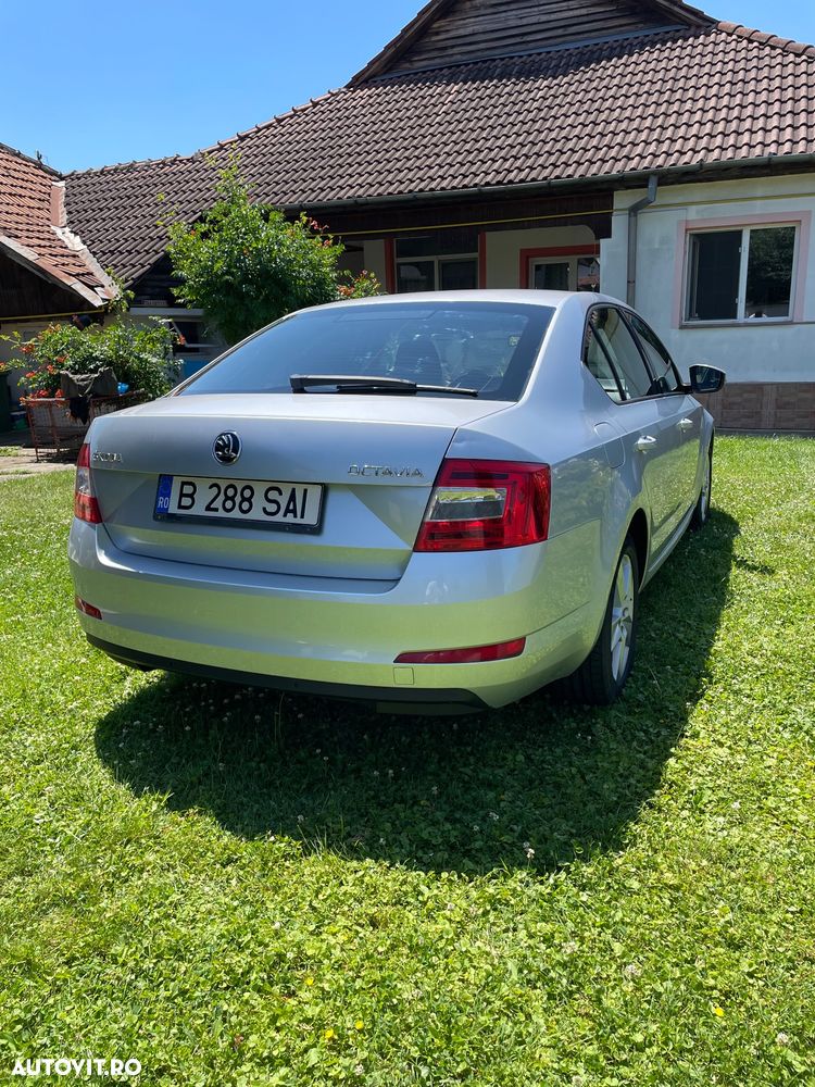 Skoda Octavia 1.6 TDI Ambition - 11