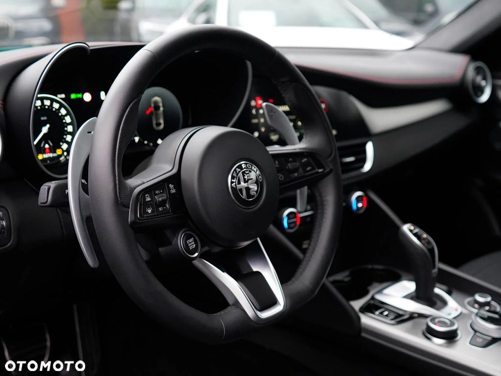 Alfa Romeo Giulia 2.0 Turbo Tributo Italiano Q4 - 15