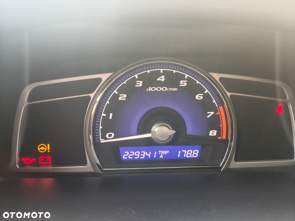 Honda Civic 1.8 Comfort - 11
