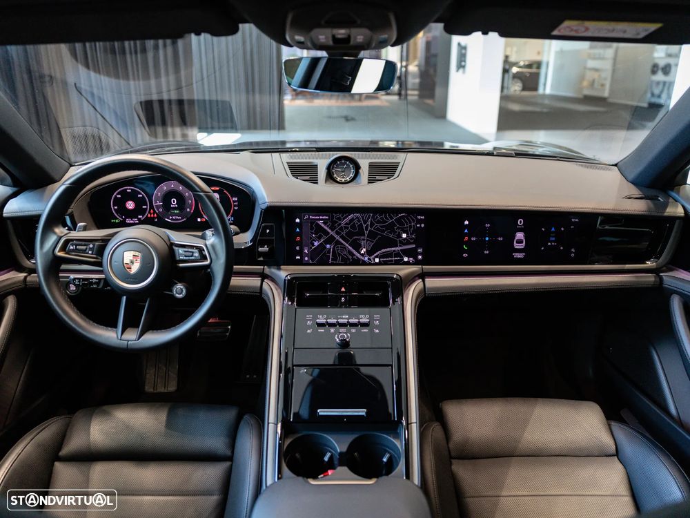 Porsche Panamera 4 E-Hybrid - 35