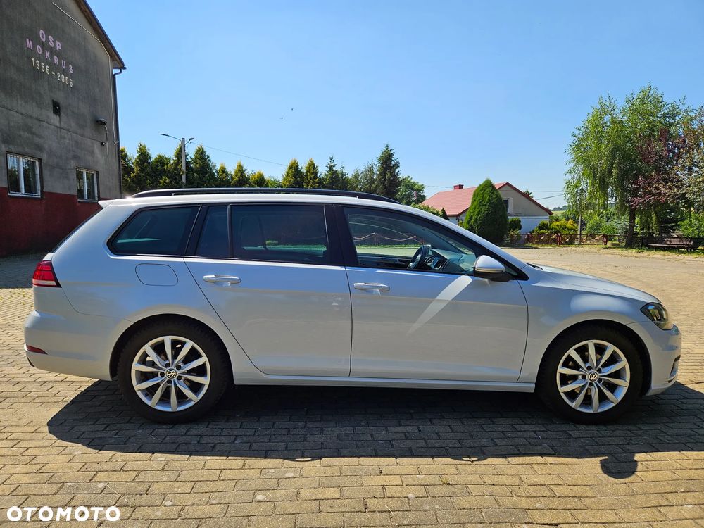 Volkswagen Golf - 6