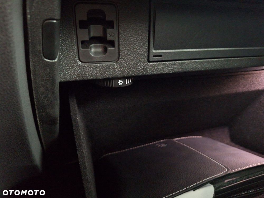 Volkswagen Passat - 38